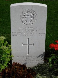 Klagenfurt War Cemetery - Roberts, H J